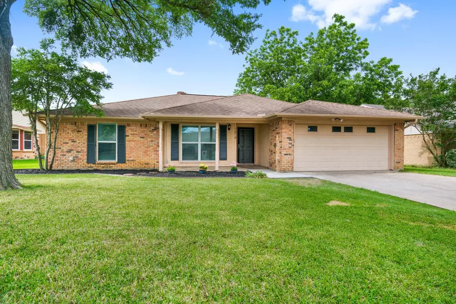 1018 Westminster Lane, Mansfield, TX 76063