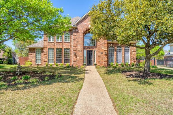 705 Lakehurst Court, Southlake, TX 76092