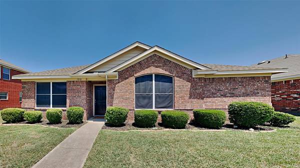 1810 Brooks Drive, Lancaster, TX 75134