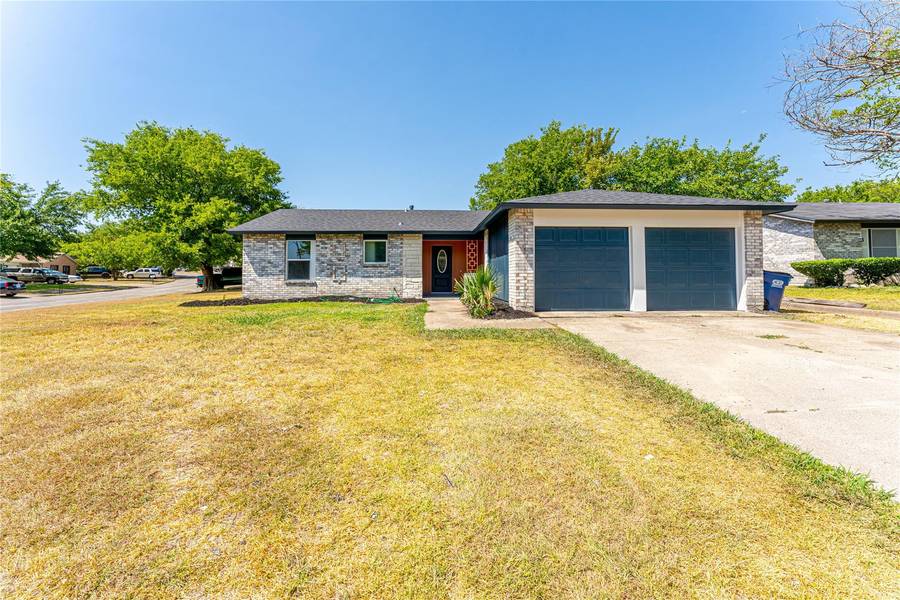 1501 Oakbrook Court, Lancaster, TX 75134