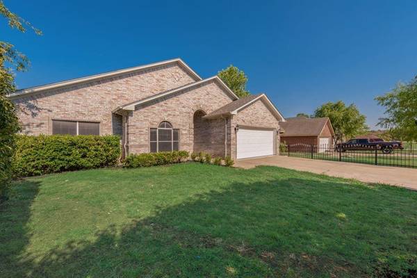 1730 Avenue D, Grand Prairie, TX 75051