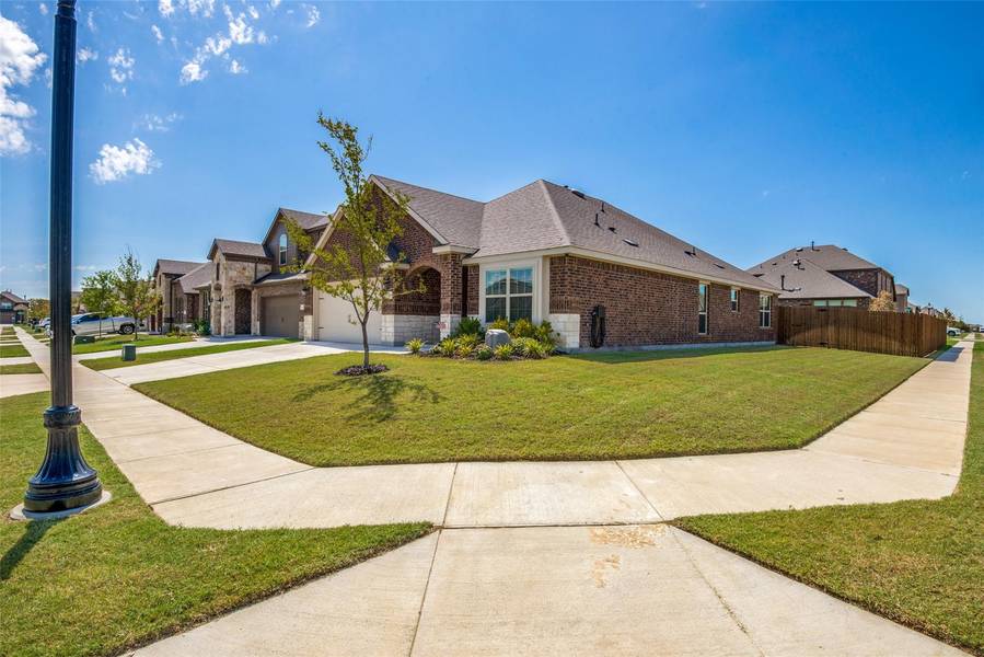 11200 Glover Lane, Aubrey, TX 76227