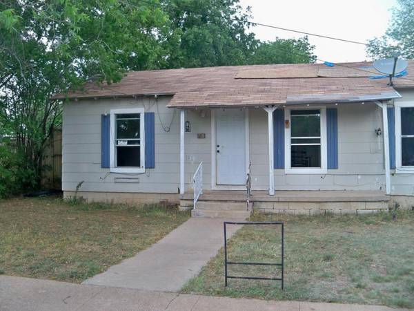 718 W PECAN Street, Coleman, TX 76834