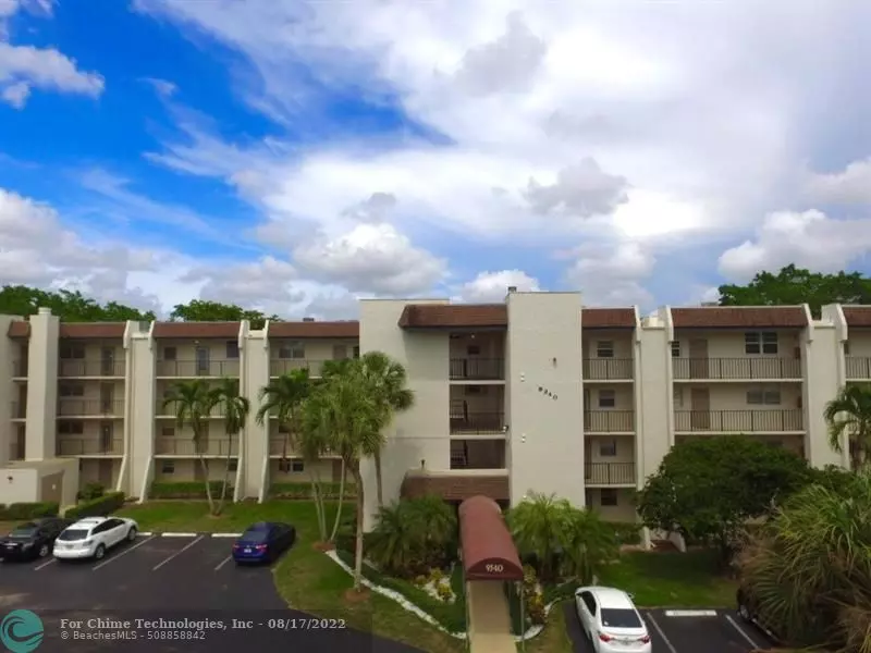 9340 Lagoon Pl  #201, Davie, FL 33324