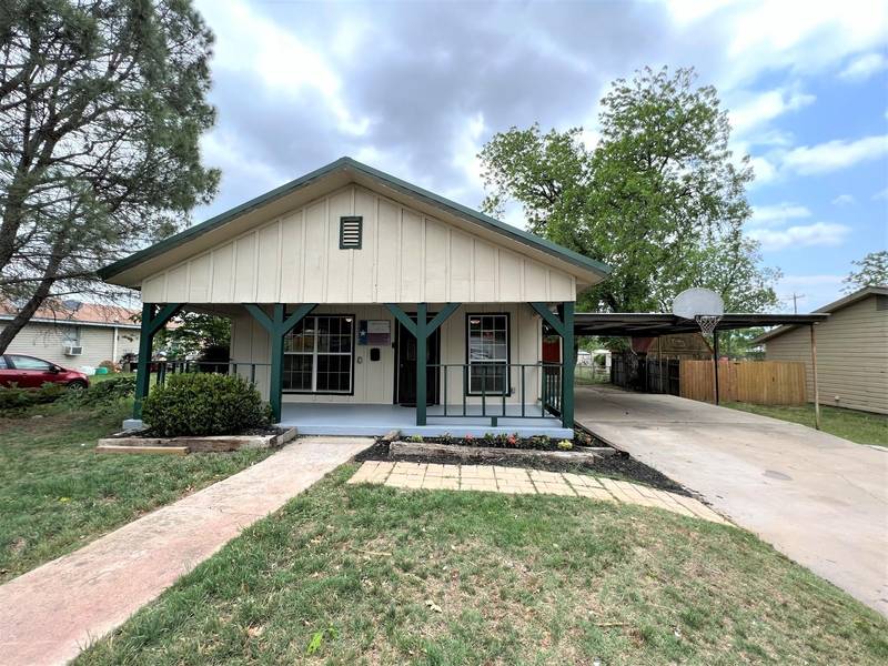 606 S Connellee Avenue, Eastland, TX 76448