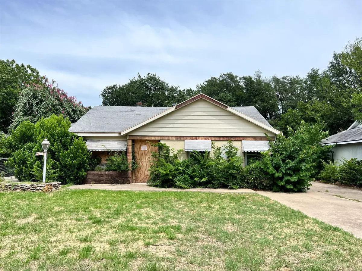 River Oaks, TX 76114,636 Schieme Street