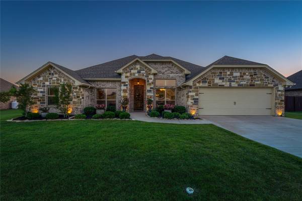 3104 Arrow Creek Drive, Granbury, TX 76049