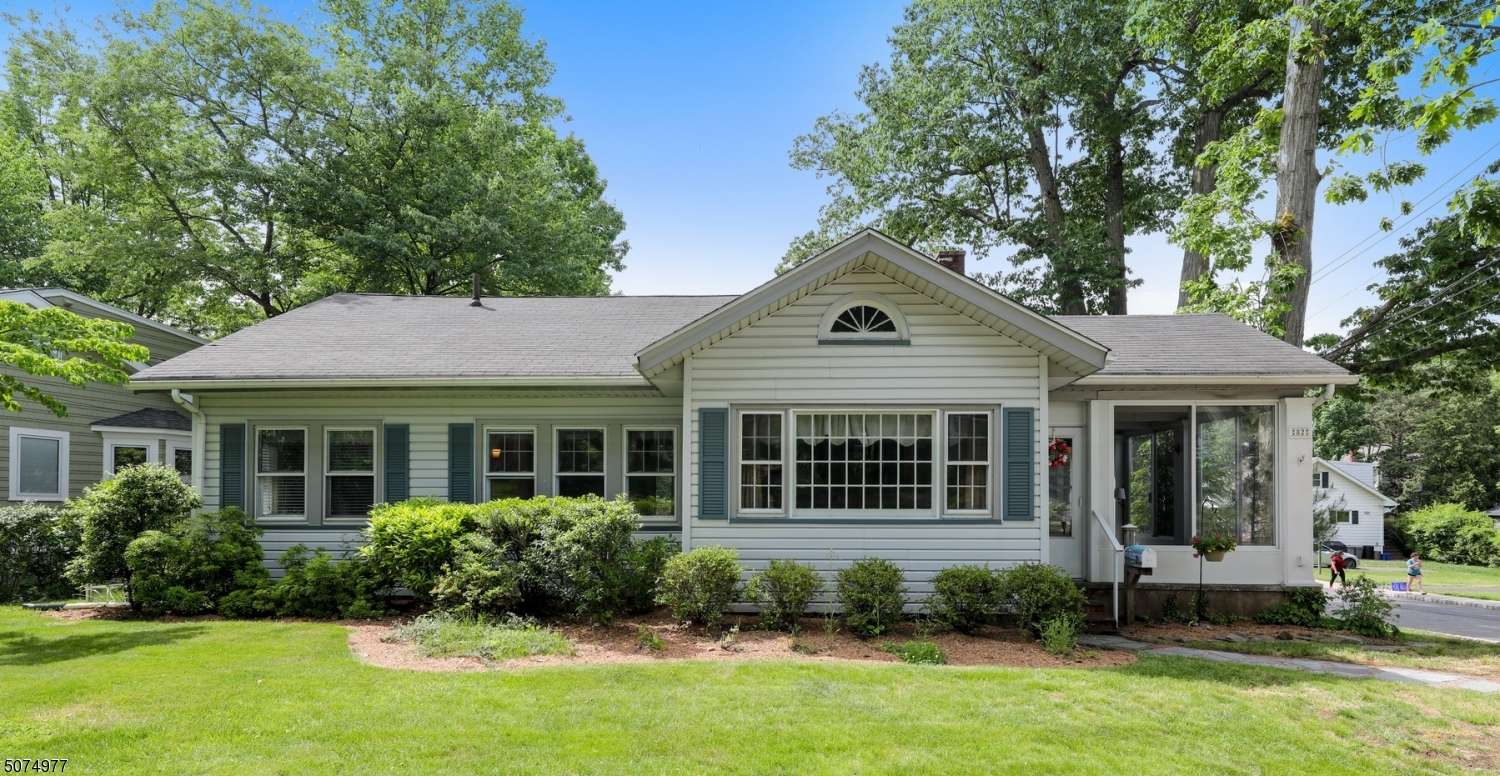 82 Park Ave, Verona Twp., NJ 07044