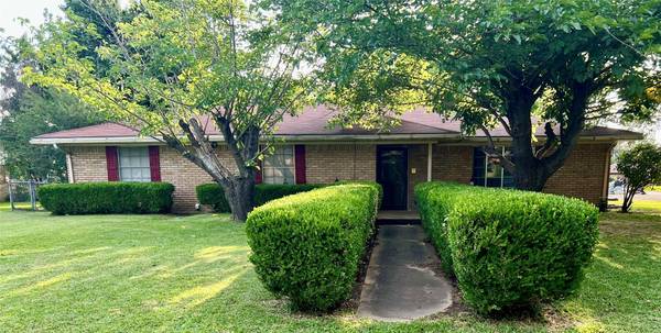 918 Wynne Road, Wills Point, TX 75169