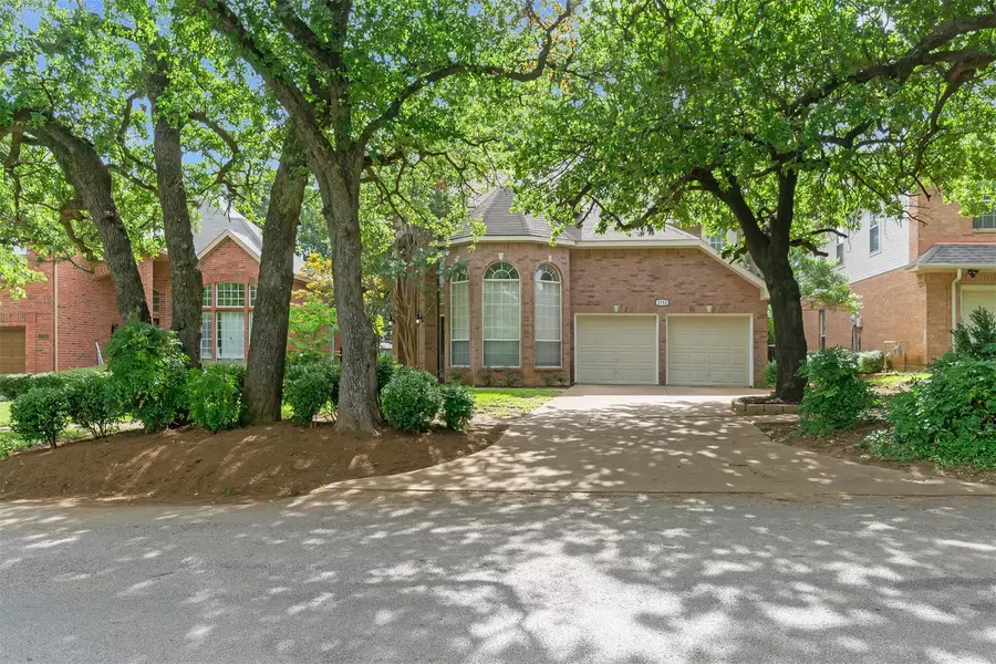 1712 Hood Lane, Grapevine, TX 76051