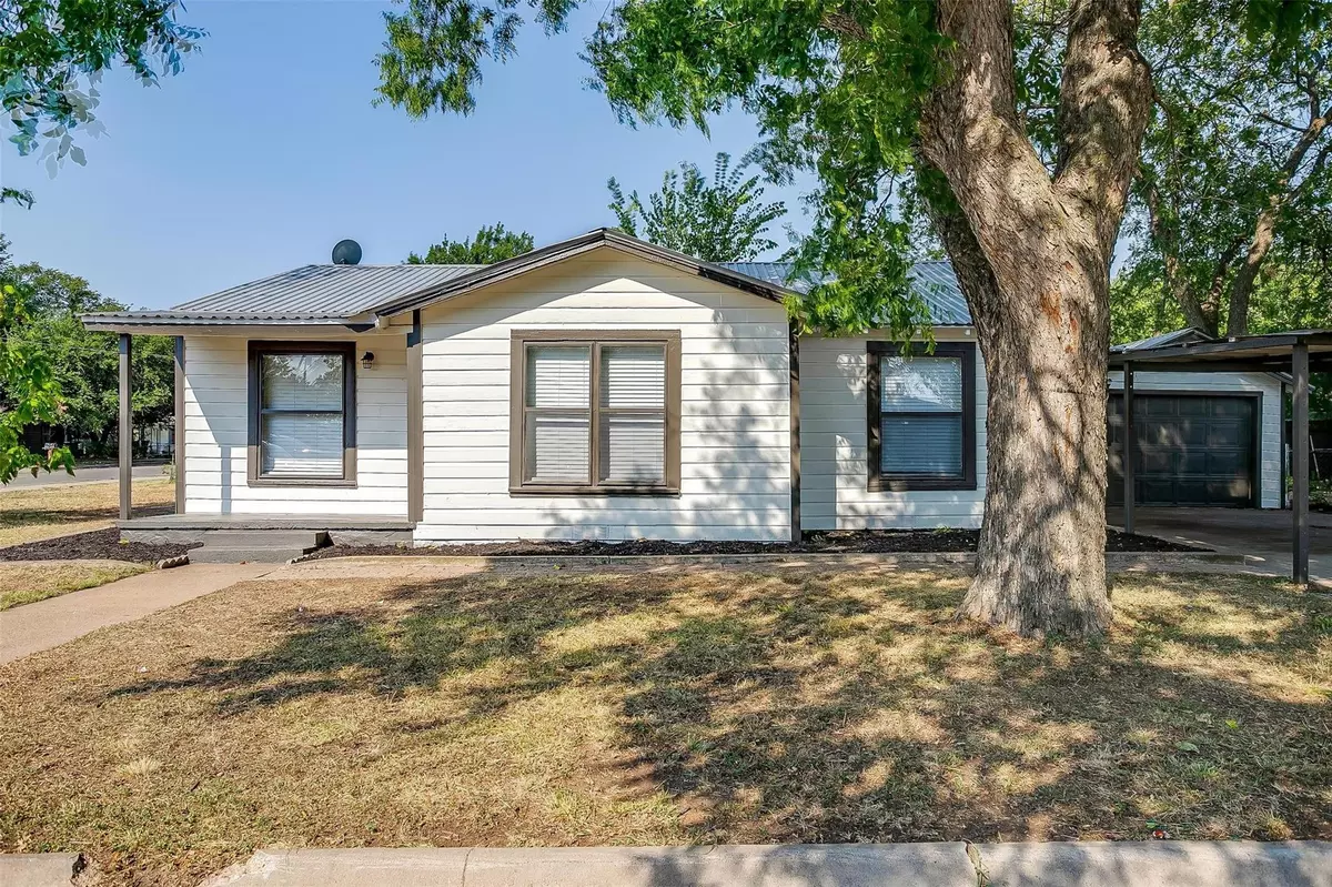 Cleburne, TX 76033,902 Poindexter Avenue