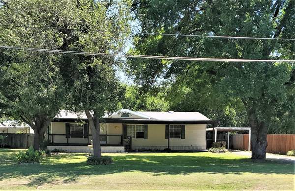 512 N Fordyce Street, Blooming Grove, TX 76626