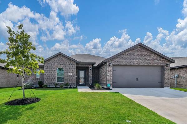 1524 Ranchview Drive, Saginaw, TX 76131