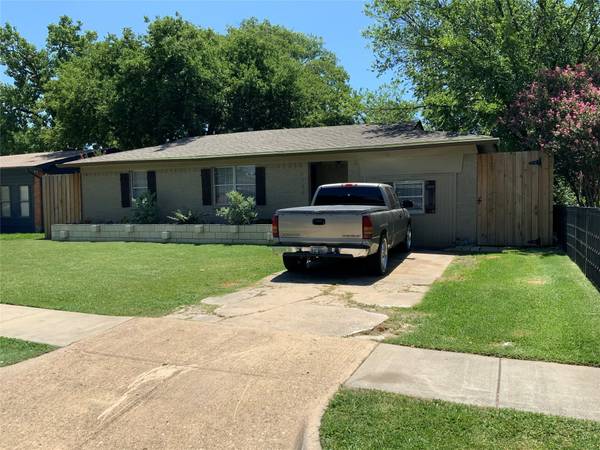 1734 Belmont Street, Mesquite, TX 75149