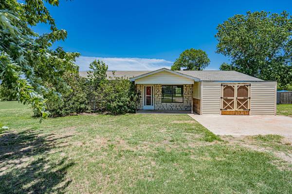 509 Ranch Road, Granbury, TX 76049