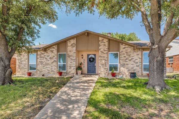 5512 Squires Drive, The Colony, TX 75056