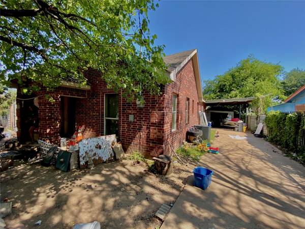 4023 Dempster Avenue, Cockrell Hill, TX 75211