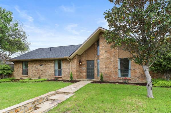 1132 Yorkshire Drive, Carrollton, TX 75007