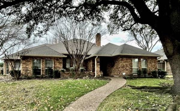 1022 Staffordshire Drive, Carrollton, TX 75007