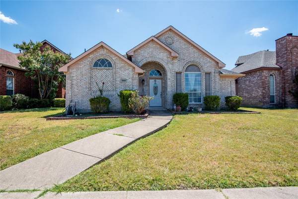 2825 Clearwater Drive, Mesquite, TX 75181