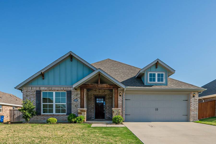 4906 Stratford Place Drive, Sanger, TX 76266