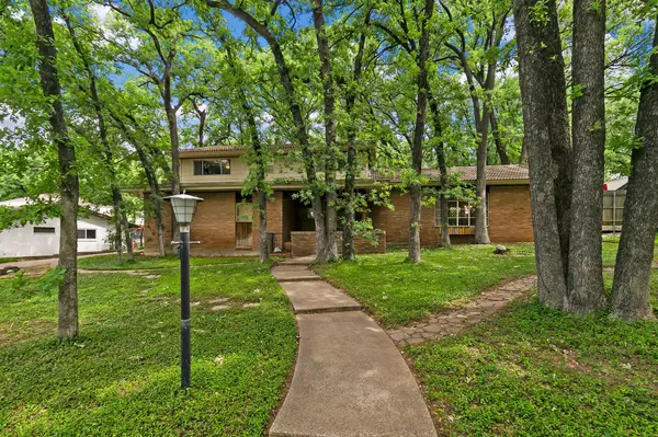 Arlington, TX 76013,4153 Shady Valley Drive