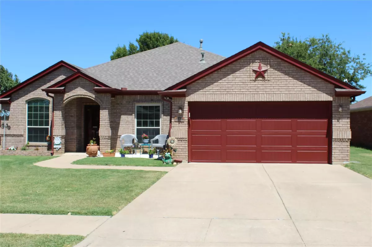 Saginaw, TX 76179,141 Blue Wood Drive