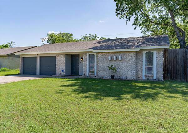 6905 Margaret Drive, Forest Hill, TX 76140