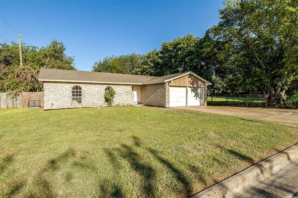 6812 Alma Street, Forest Hill, TX 76140