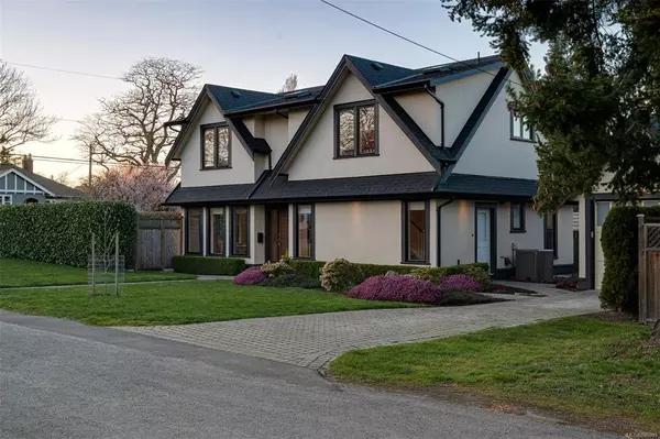 Oak Bay, BC V8Y 1X5,893 Victoria Ave