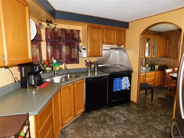 4935 Broughton St #8, Port Alberni, BC V9Y 8G7