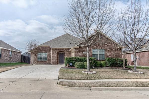 1627 Nashwood Drive, Grand Prairie, TX 75051