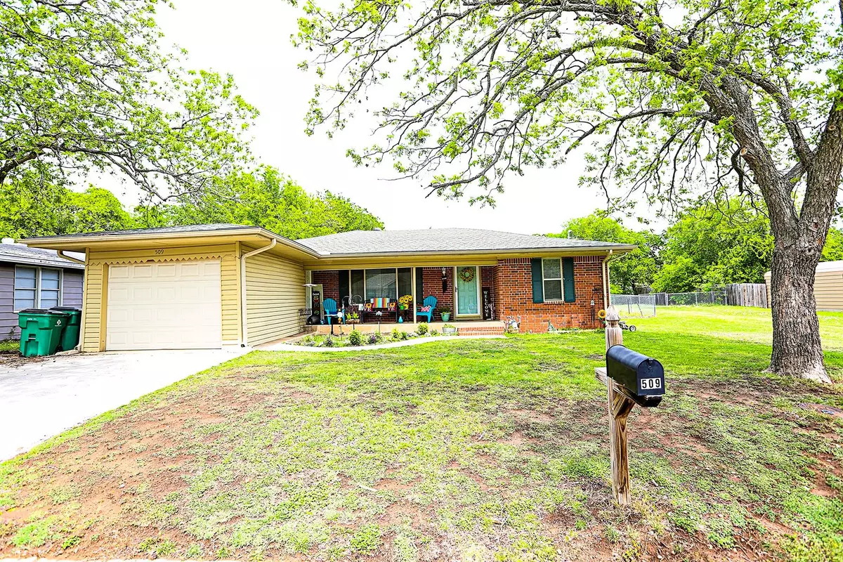 Bowie, TX 76230,509 Lasalle Street