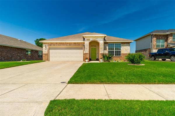 325 Eagle Drive, Krum, TX 76249