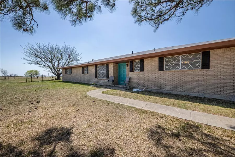 181 County Road 206, Comanche, TX 76442