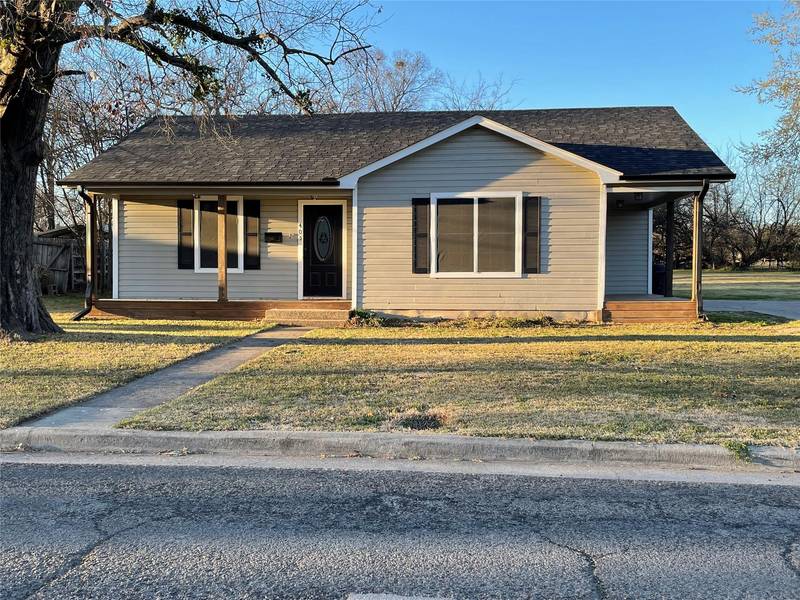 405 California Street W, Sulphur Springs, TX 75482