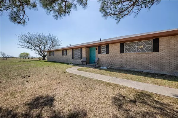 181 County Road 206, Comanche, TX 76442