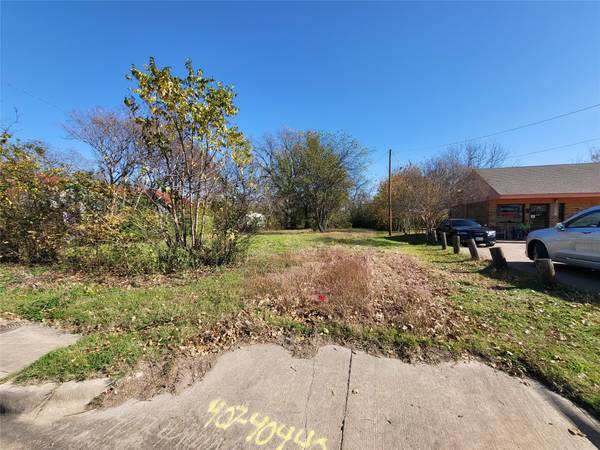 407 Rockwall Avenue, Terrell, TX 75160