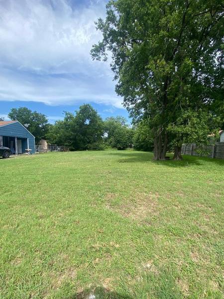 324 Ritchey Street, Gainesville, TX 76240