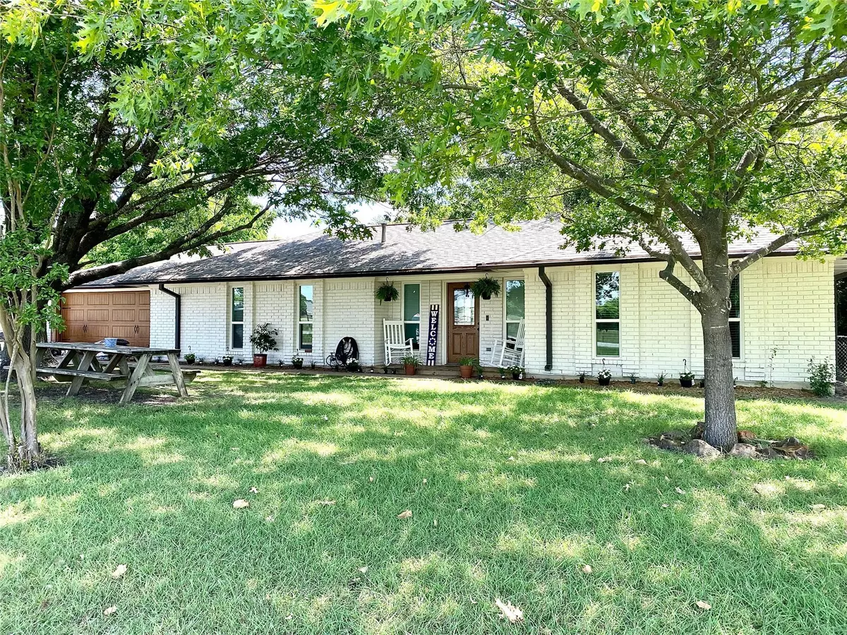 Crandall, TX 75114,815 S 4th Street