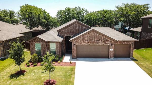 557 Redding Drive, Saginaw, TX 76131