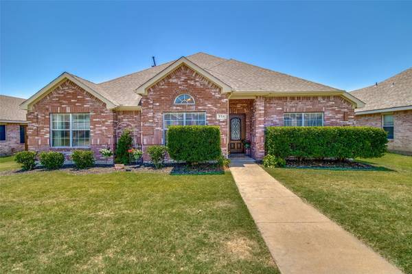 235 Williamsburg Drive, Van Alstyne, TX 75495