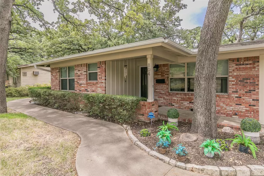 804 Briarwood Boulevard, Arlington, TX 76013