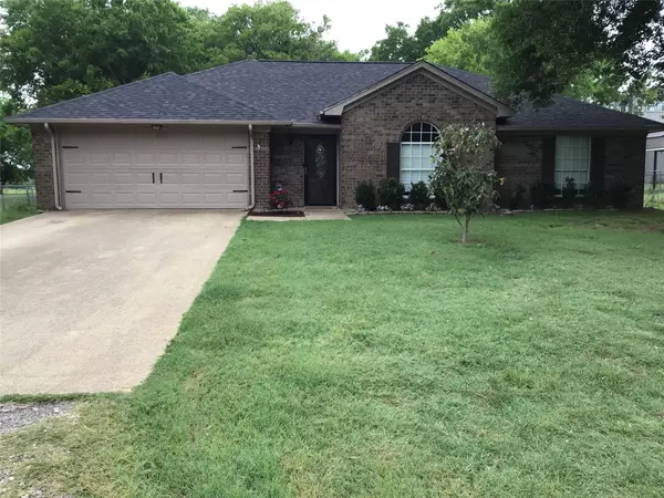 690 W Ohio Street,  Van,  TX 75790