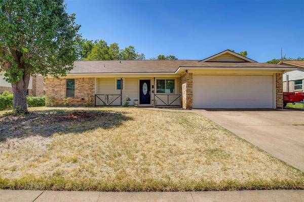 612 E Bovell Street, Crowley, TX 76036