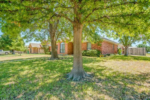 688 Bluebonnet Street, Stephenville, TX 76401