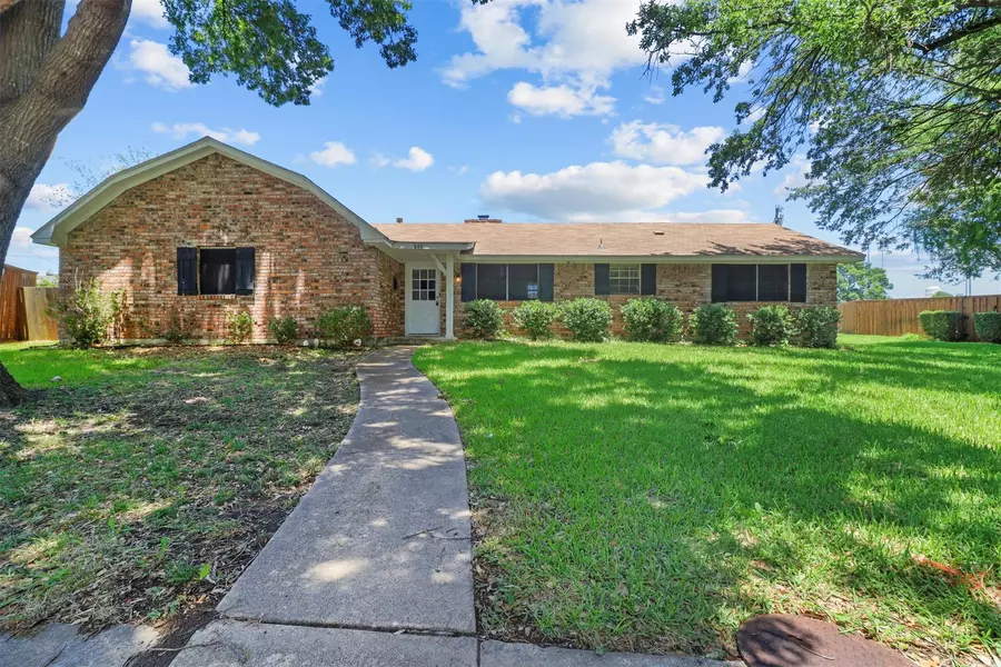 849 Oakbluff Drive, Lancaster, TX 75146