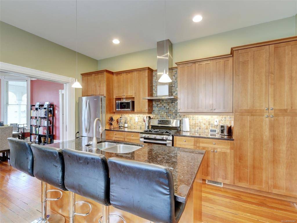 Victoria, BC V8S 3S4,1319 Stanley Ave