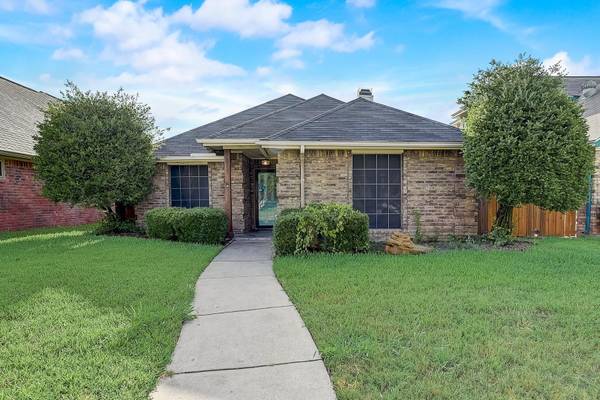 3317 Sara Drive, Rowlett, TX 75088