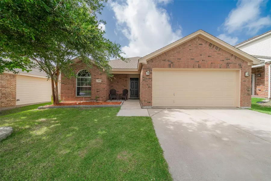 621 Rosario Lane, Fort Worth, TX 76052